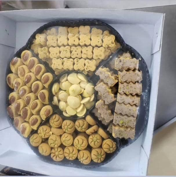 تولید و پخش عمده شیرینی خشک آذین در اصفهان