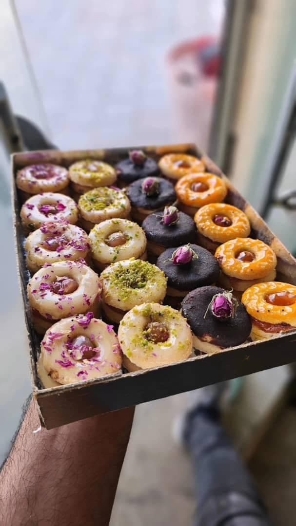 تولید و پخش عمده شیرینی خشک آذین در اصفهان