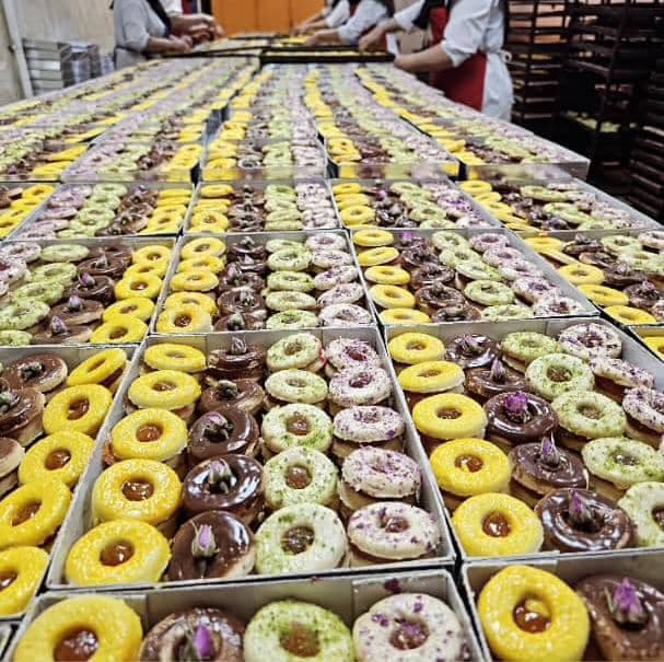 تولید و پخش عمده شیرینی خشک آذین در اصفهان