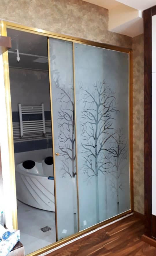 ساخت اجرا و نصب بالکن شیشه ای و تاشو و اسلایدینگ مکث در شیراز