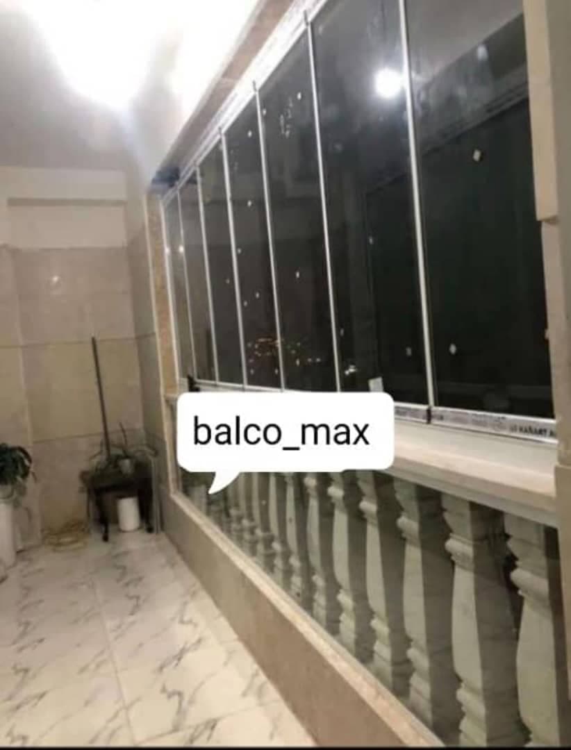 ساخت اجرا و نصب بالکن شیشه ای و تاشو و اسلایدینگ مکث در شیراز