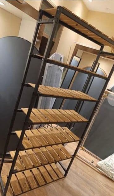 پخش و فروش رگال مانکن و چوب لباسی و تجهیزات فروشگاهی علیزاده در تبریز