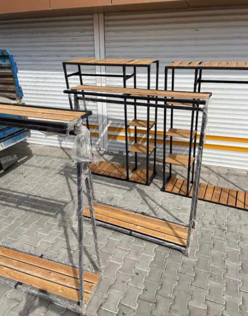 پخش و فروش رگال مانکن و چوب لباسی و تجهیزات فروشگاهی علیزاده در تبریز