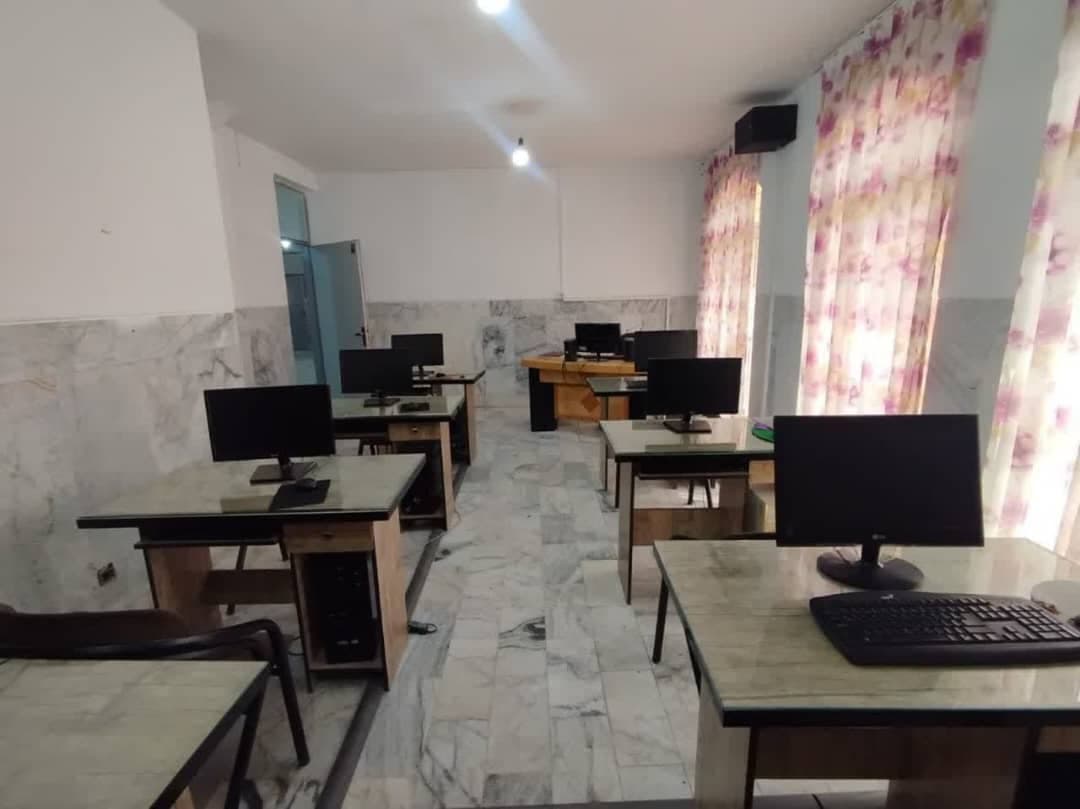 آموزشگاه فنی و حرفه ای کامپیوتر ثامن در میدان مشتاق کرمان