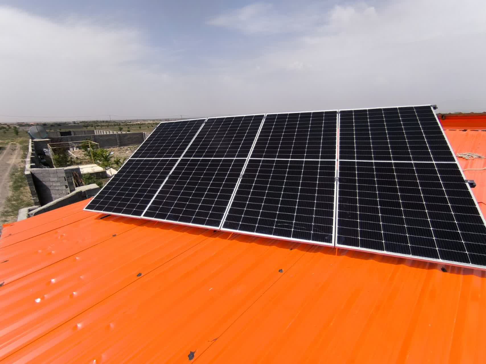 فروش و نصب پمپ آب و برق خورشیدی پارت انرژی در جیرفت کرمان