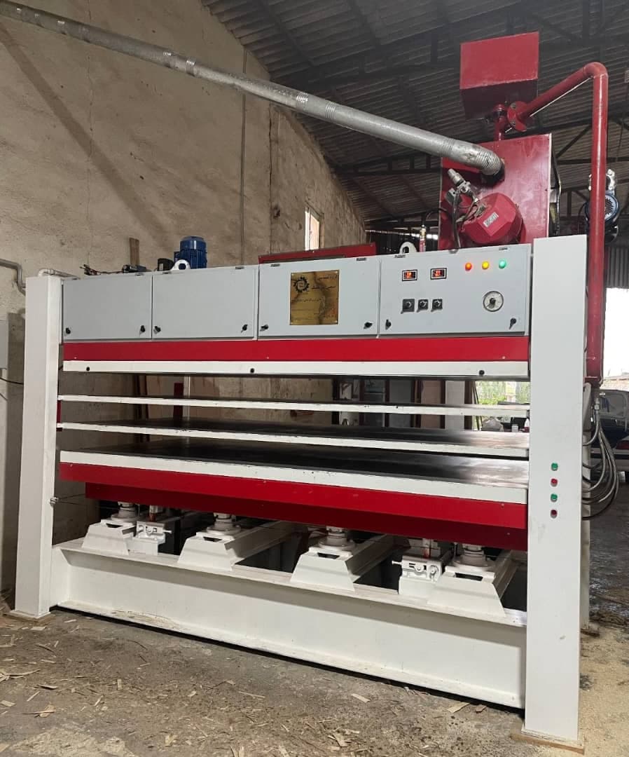 فروش و ساخت ماشین آلات پرس نجاری و صنعتی نیوتکنیک در اصفهان