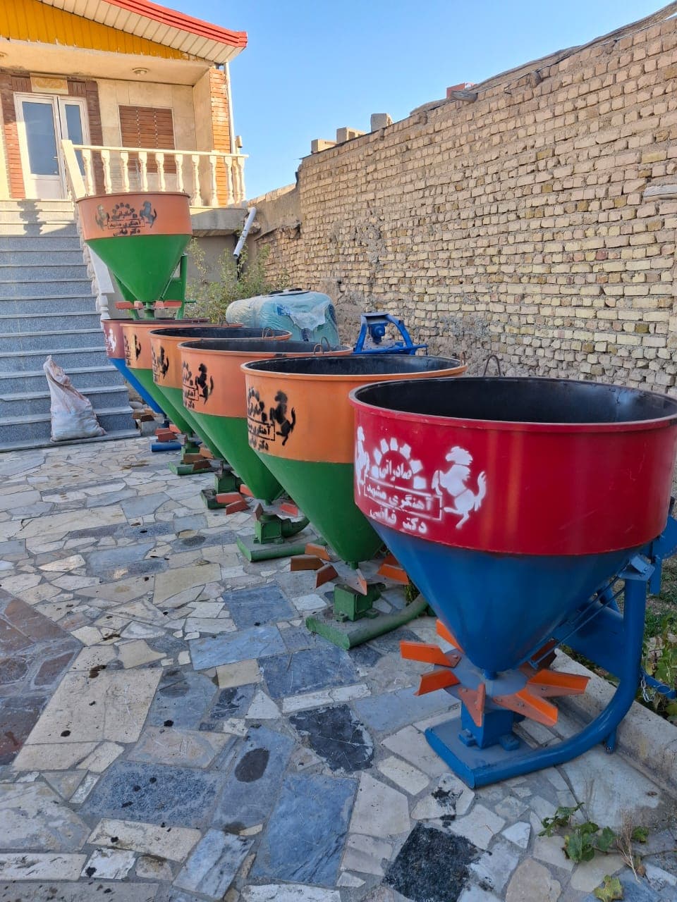 تولید سمپاش چرخدار و پشت تراکتوری لطفی عظیم در همدان