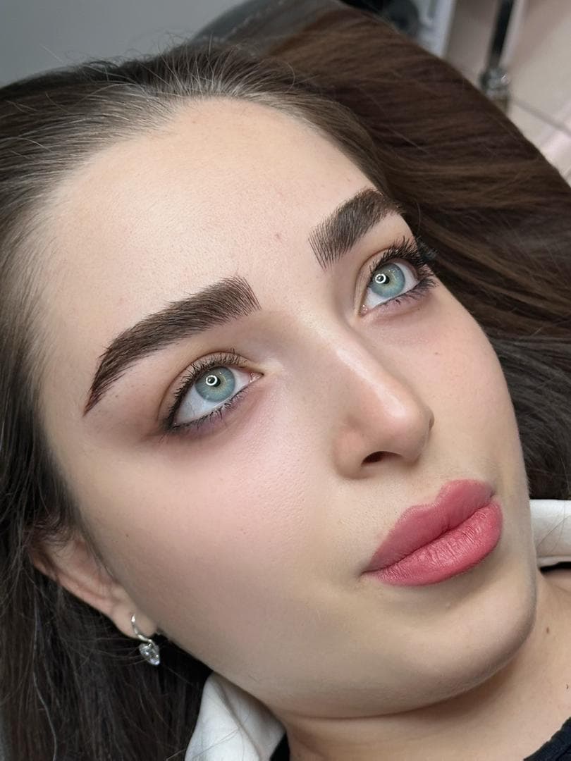 سالن تخصصی آرایش دائم آمینا باقری در شیراز