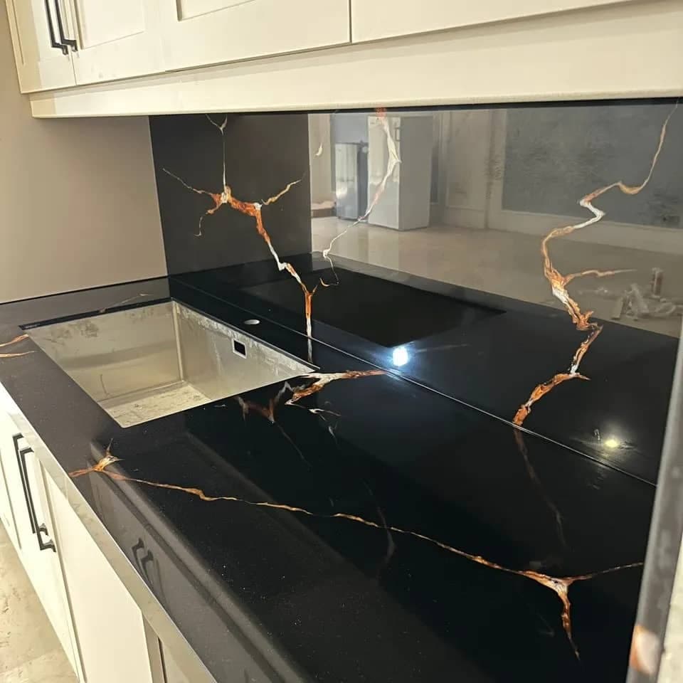 طراحی و اجرای صفحه کابینت کورین و کوارتز برادران هدایتی در جاجرود