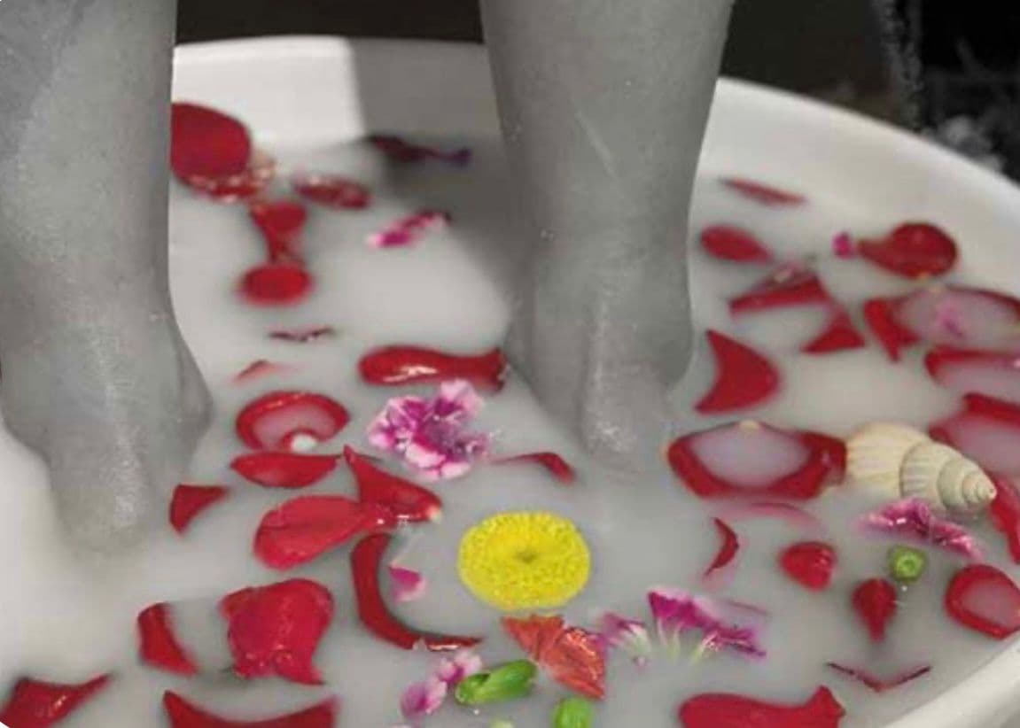 آموزش و خدمات تخصصی پدیکور روسی و درمان ترک پا فرح اسدالله پور در رفسنجان