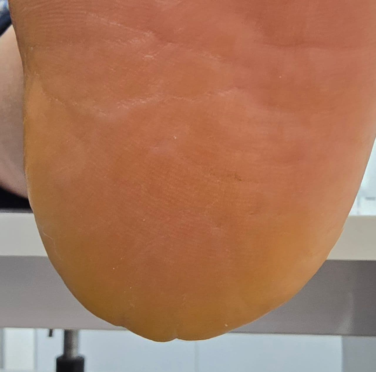 آموزش و خدمات تخصصی پدیکور روسی و درمان ترک پا فرح اسدالله پور در رفسنجان