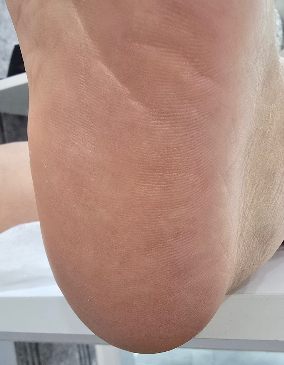 آموزش و خدمات تخصصی پدیکور روسی و درمان ترک پا فرح اسدالله پور در رفسنجان