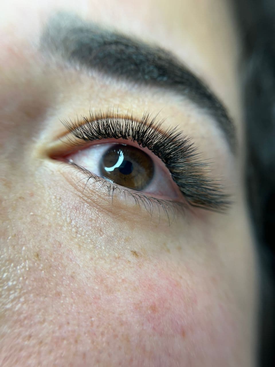 آموزش و خدمات تخصصی اکستنشن مژه والیوم فرح اسدالله پور در رفسنجان