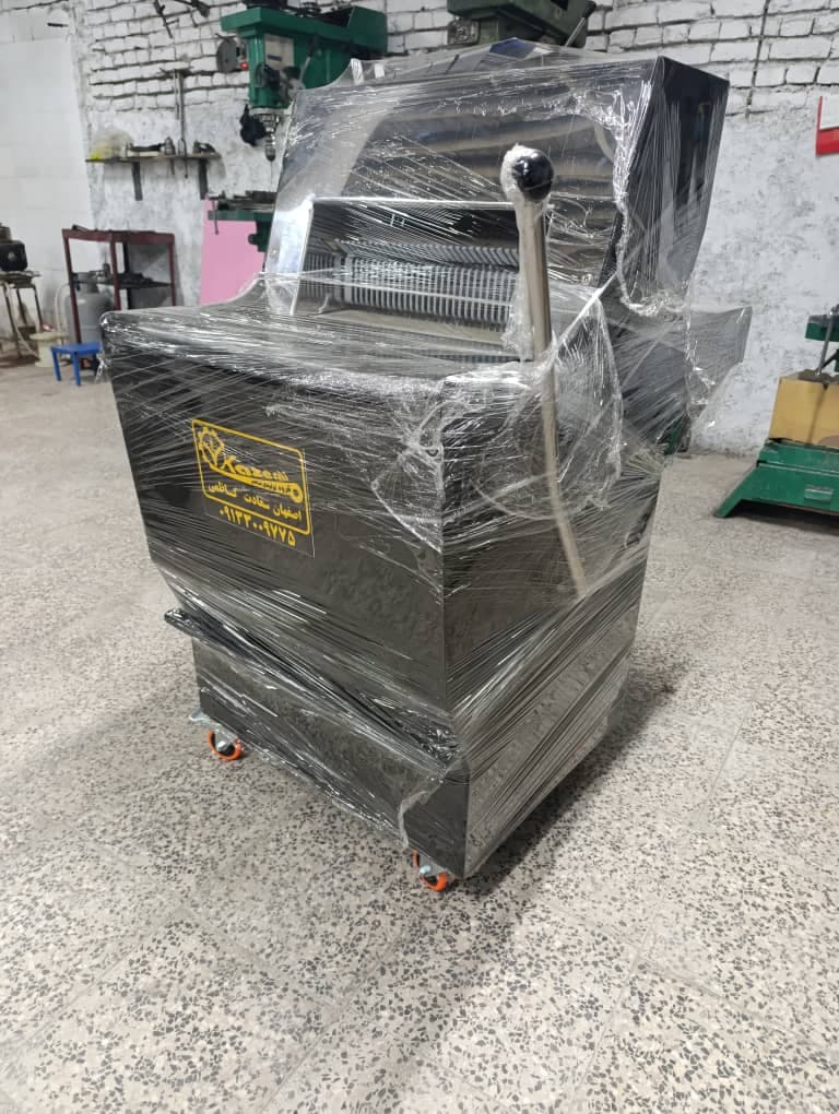 تولید و فروش دستگاه نان فانتزی اصفهان سعادت کاظمی در اصفهان