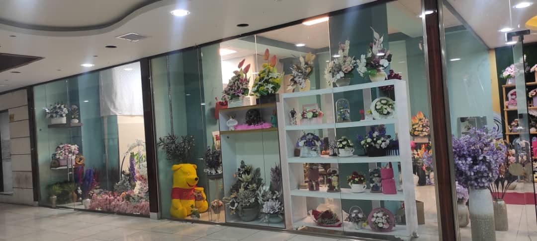 فروشگاه پخش عمده گل مصنوعی و گلدان فلورانس تقی پور در تبریز