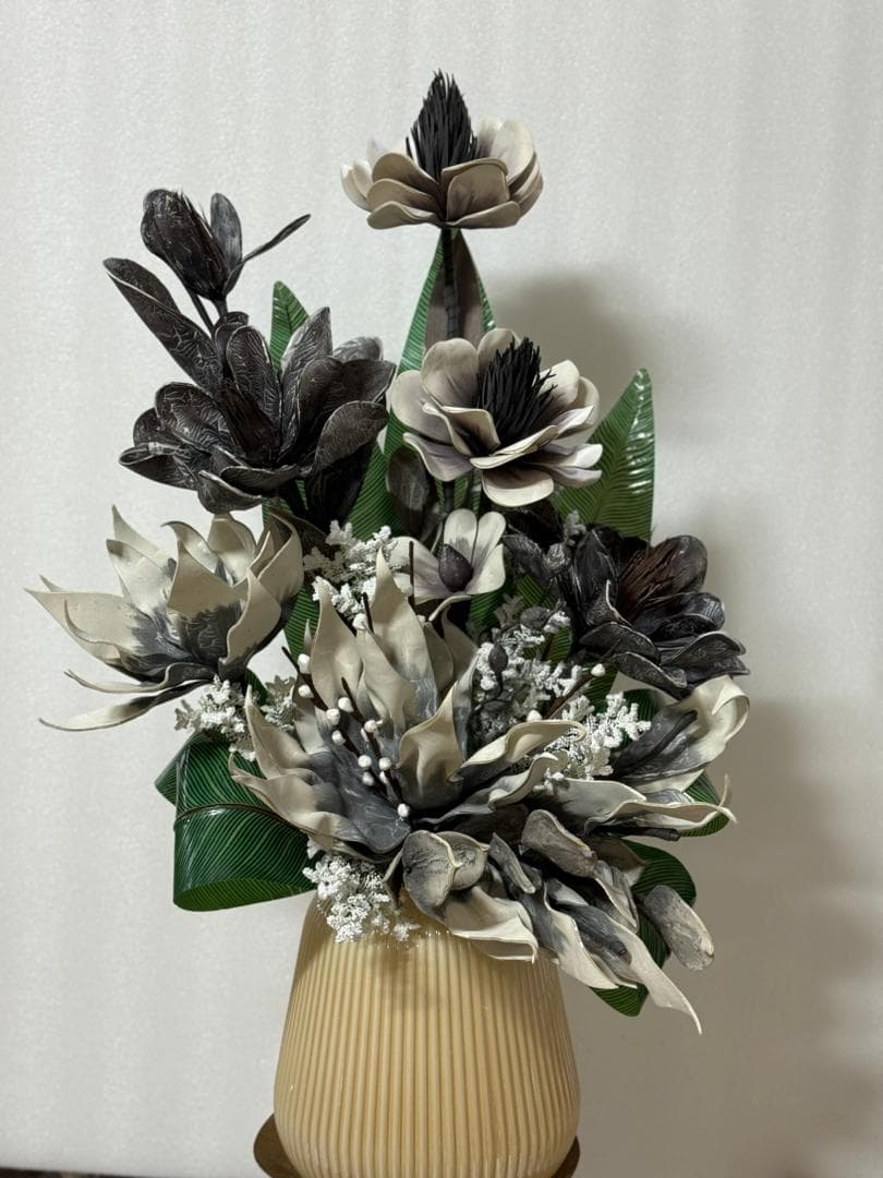 فروشگاه پخش عمده گل مصنوعی و گلدان فلورانس تقی پور در تبریز