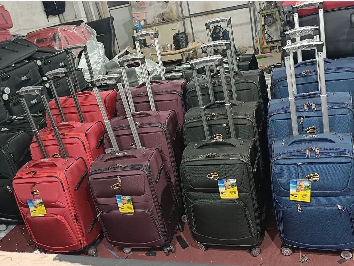 کارخانه تولید کیف و چمدان فرجی در اصفهان