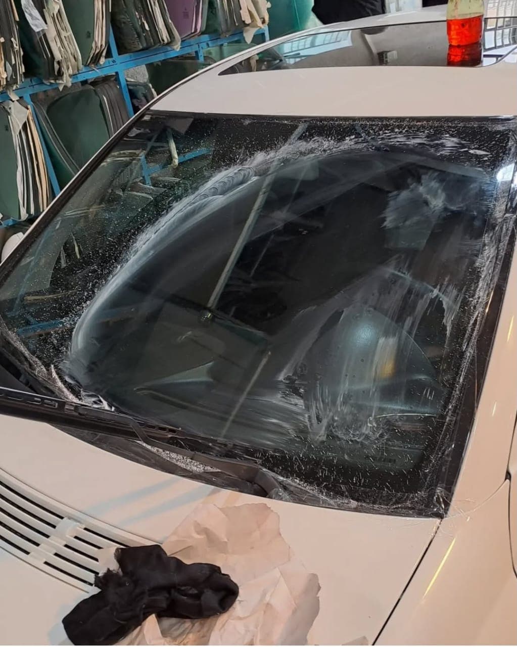 مرکز پخش و نصب شیشه خم اتومبیل حاجی سالم در ارومیه