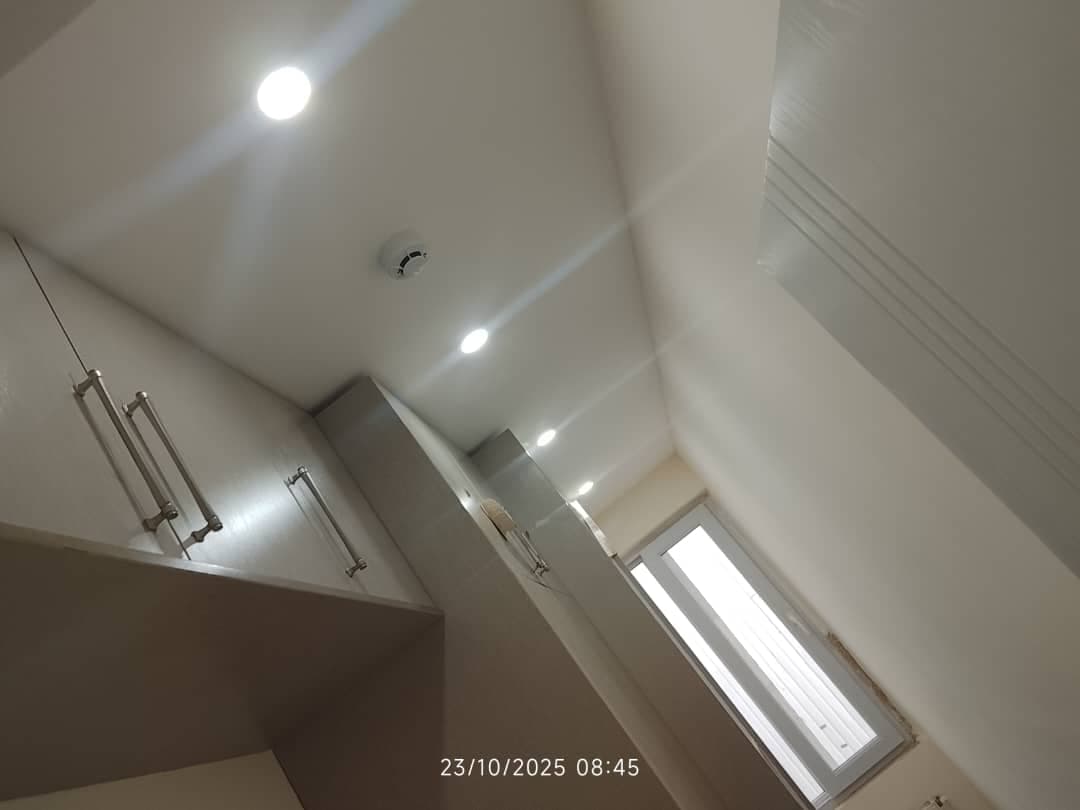 برقکاری صفرتاصد ساختمان حسین غلام زاده در رشت