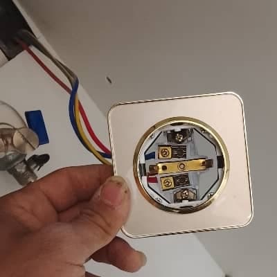 برقکاری صفرتاصد ساختمان حسین غلام زاده در رشت