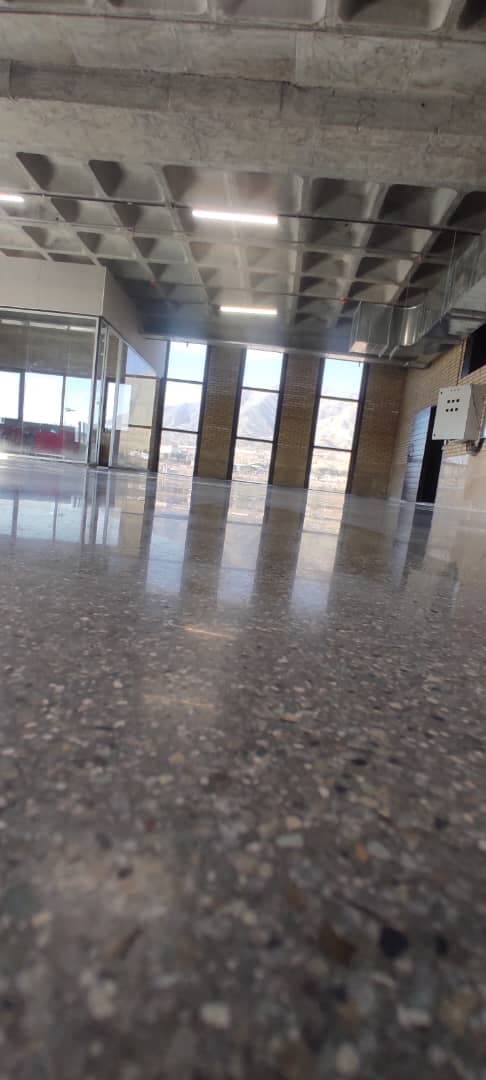 اجرای گلیزینگ بتن بیات لو در غرب تهران