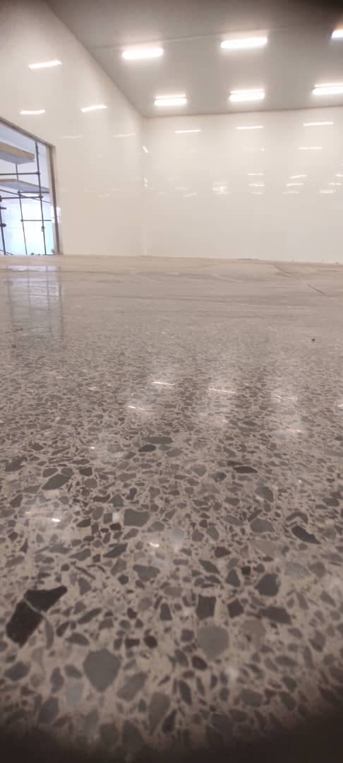 اجرای گلیزینگ بتن بیات لو در غرب تهران