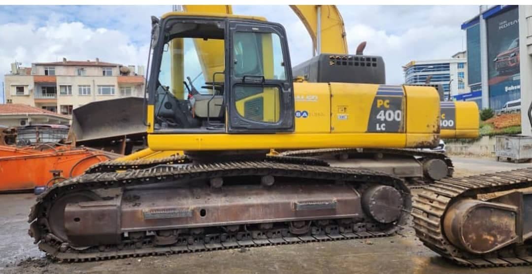 تعمیر و بازسازی ماشین آلات راهسازی و بولدوزر موحدیان در یزد