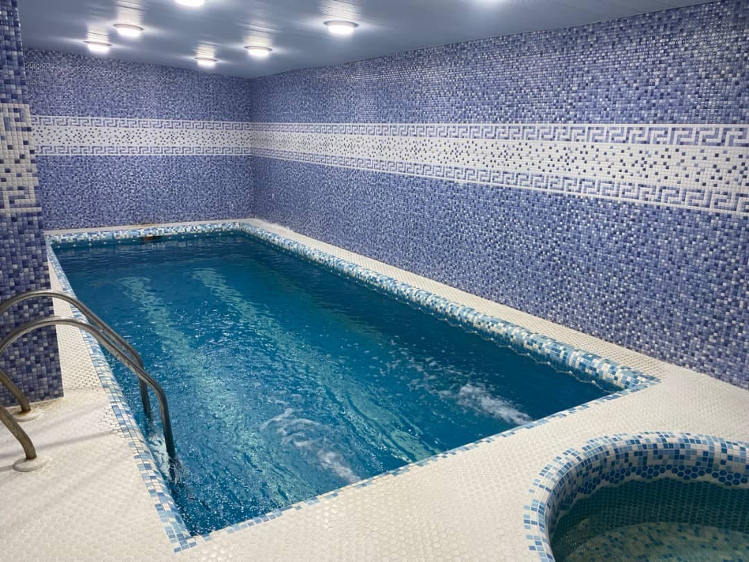 اجاره ویلای سه خوابه استخردار ساحلی بمدیریت آقای بابایی در سرخرود