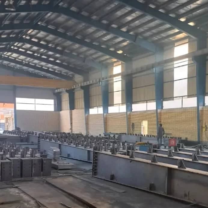 ساخت و نصب سازه سوله و استراکچر فلزی اهرام سوله سپاهان در اصفهان