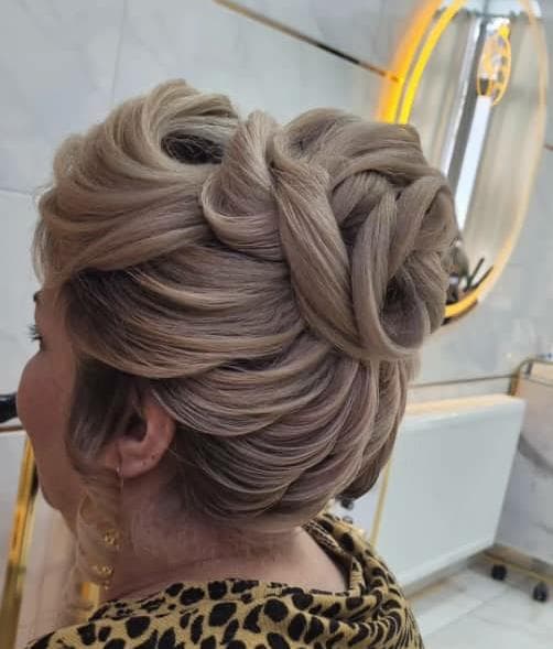 سالن زیبایی رزالین در اردبیل