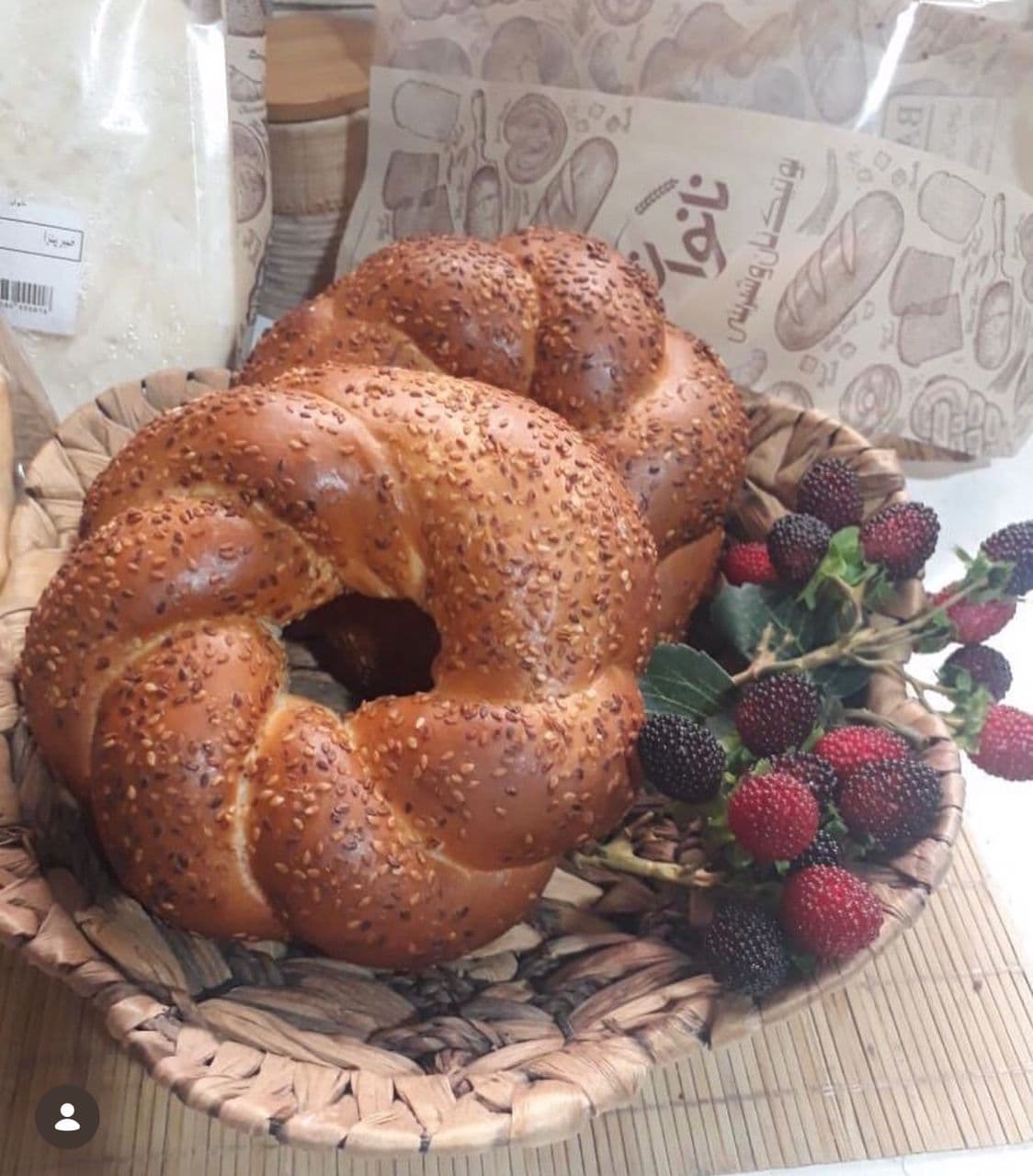 فروشگاه نان و شیرینی نانوان در منظریه رشت