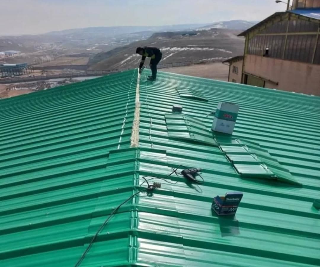 اجرای سقف شیروانی و ویلایی گسترش پوشش عبادی در تهران