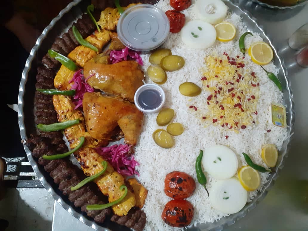 رستوران ایران زمین در خیابان دانشگاه زاهدان