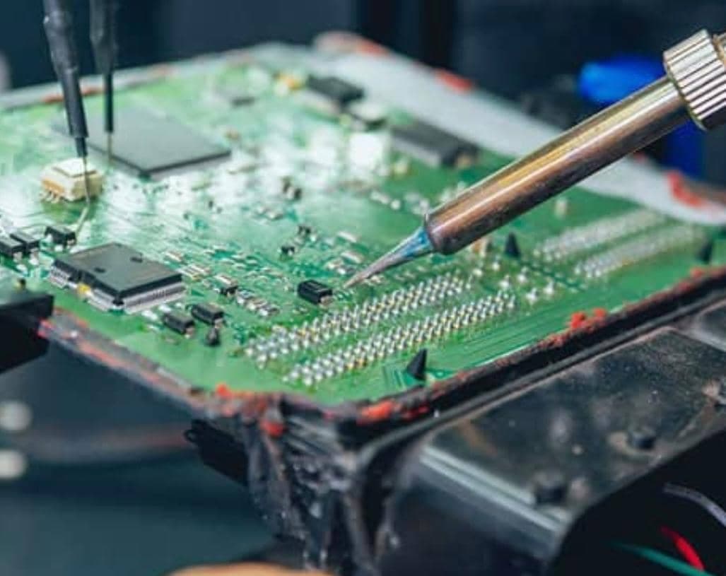 تعمیر ای سی یو و برق خودرو خارجی متین آهنگرزاده در اهواز