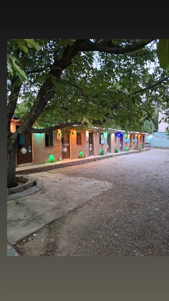 باغ سنتی دلگشا در جاده آبشار یاسوج