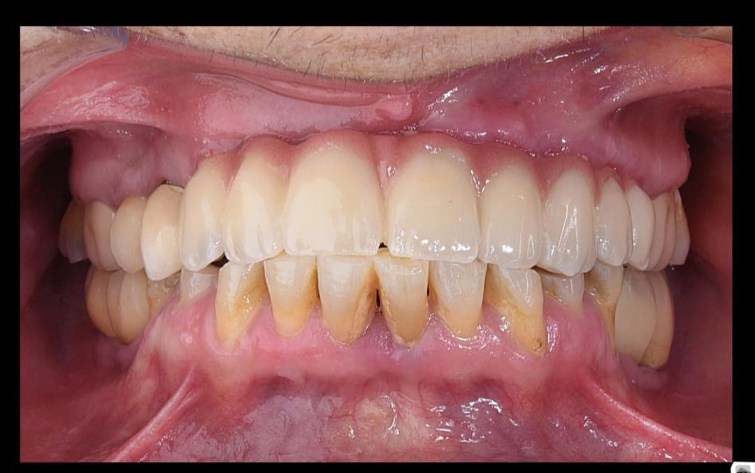 مطب دندانپزشکی تخصصی دکتر مرتضی شریفی در اصفهان