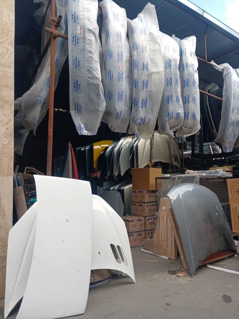 پخش قطعات رنگ کوره ای ماشین عرفان در میدان راه آهن تهران