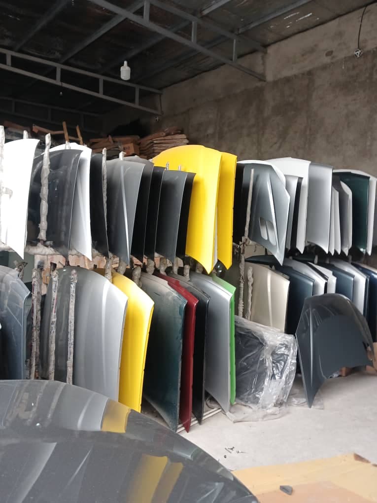 پخش قطعات رنگ کوره ای ماشین عرفان در میدان راه آهن تهران