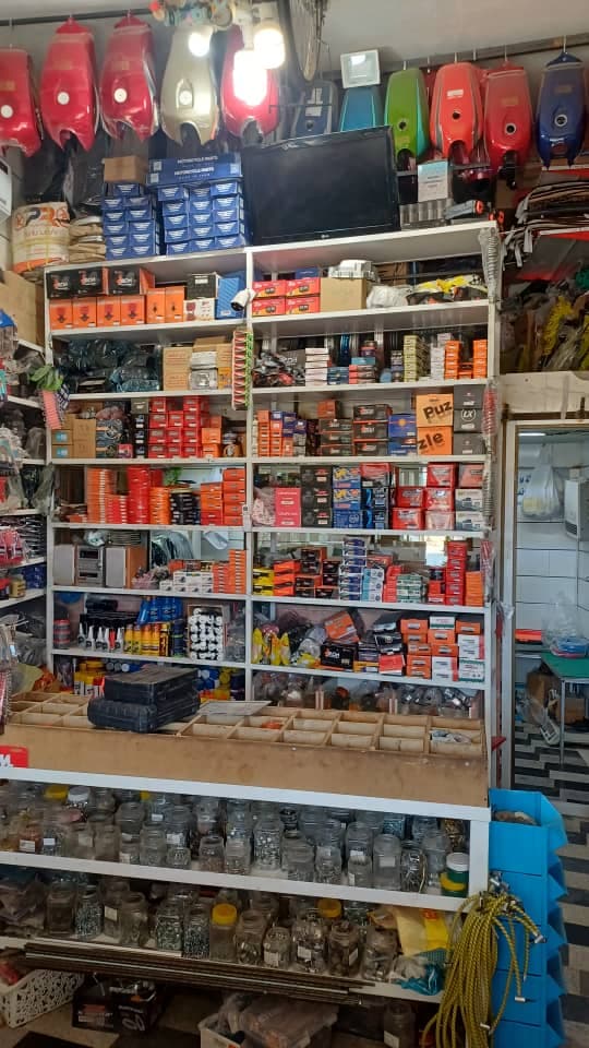 فروشگاه لوازم یدکی موتور سیکلت رضا در بجستان