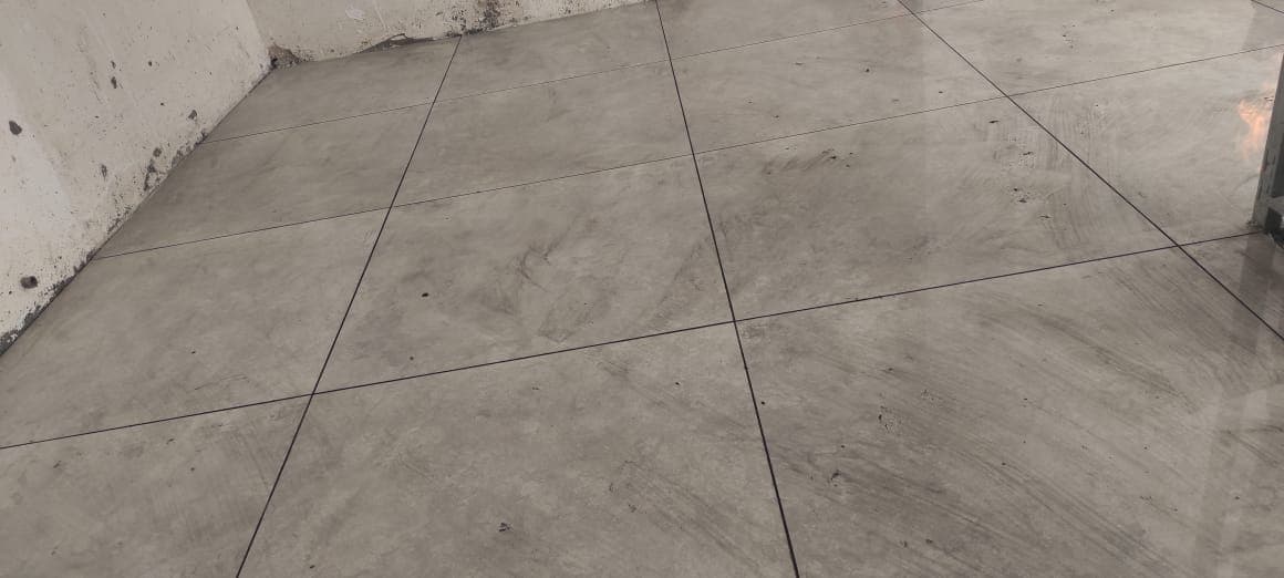 اجرای سنگ و سرامیک ساختمان کاسیت در کرمانشاه