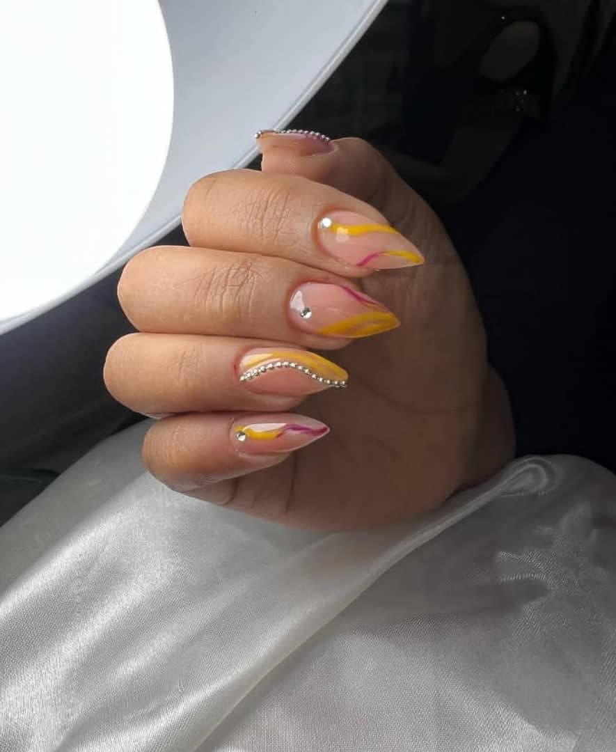 آموزشگاه تخصصی کاشت ناخن میترا پورمهدی در سیرجان