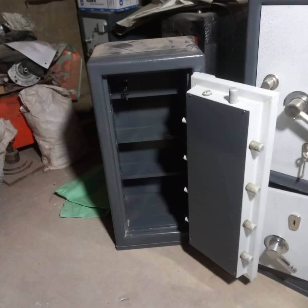 گاوصندوق ایران کاوه نجفیان در رشت