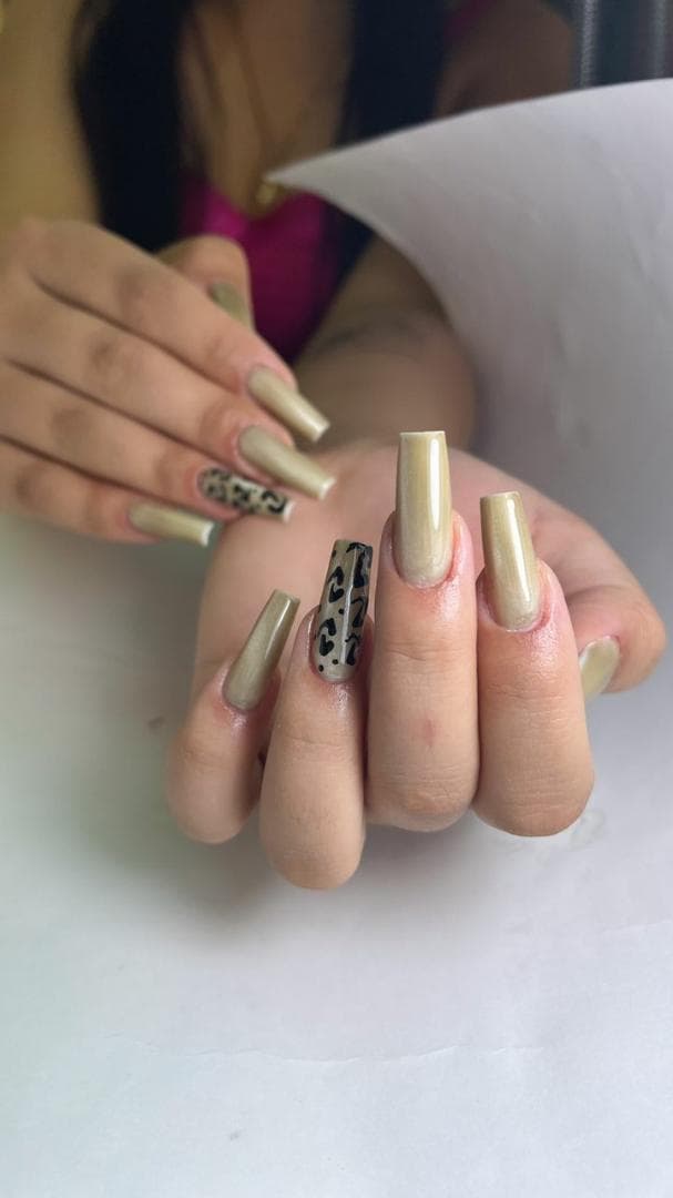 آموزشگاه تخصصی کاشت ناخن میترا پورمهدی در سیرجان