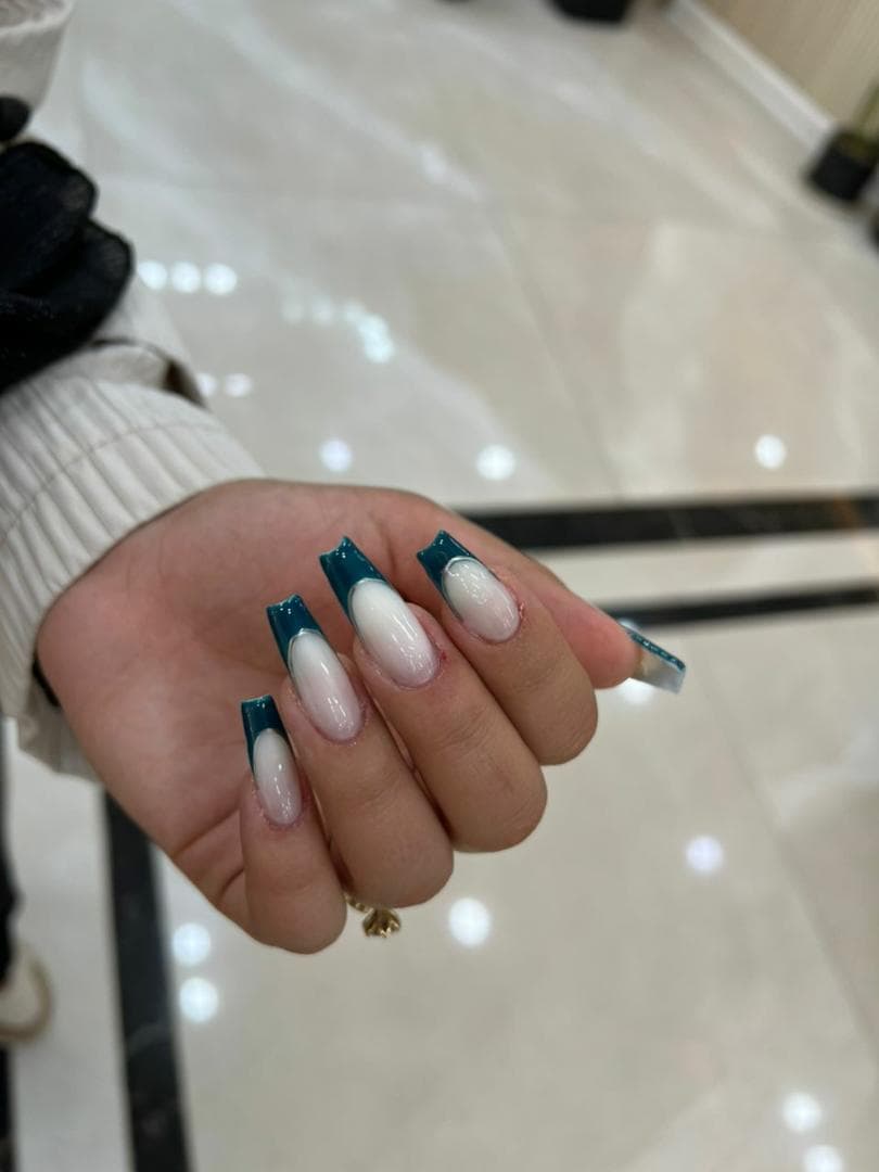 آموزشگاه تخصصی کاشت ناخن میترا پورمهدی در سیرجان