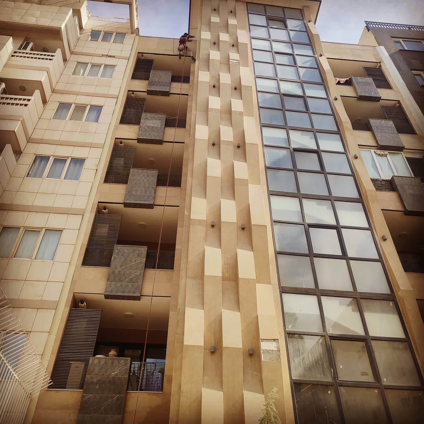 خدمات کار در ارتفاع شرکت سیمرغ بلندای آسیا در شیراز