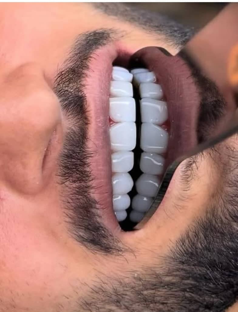 کلینیک شبانه روزی دندانپزشکی دکتر صفری در خرم آباد