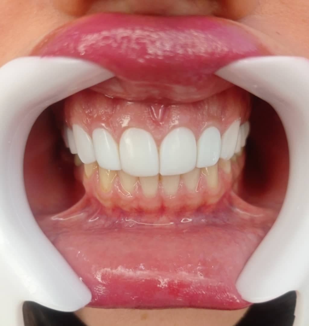 کلینیک شبانه روزی دندانپزشکی دکتر صفری در خرم آباد