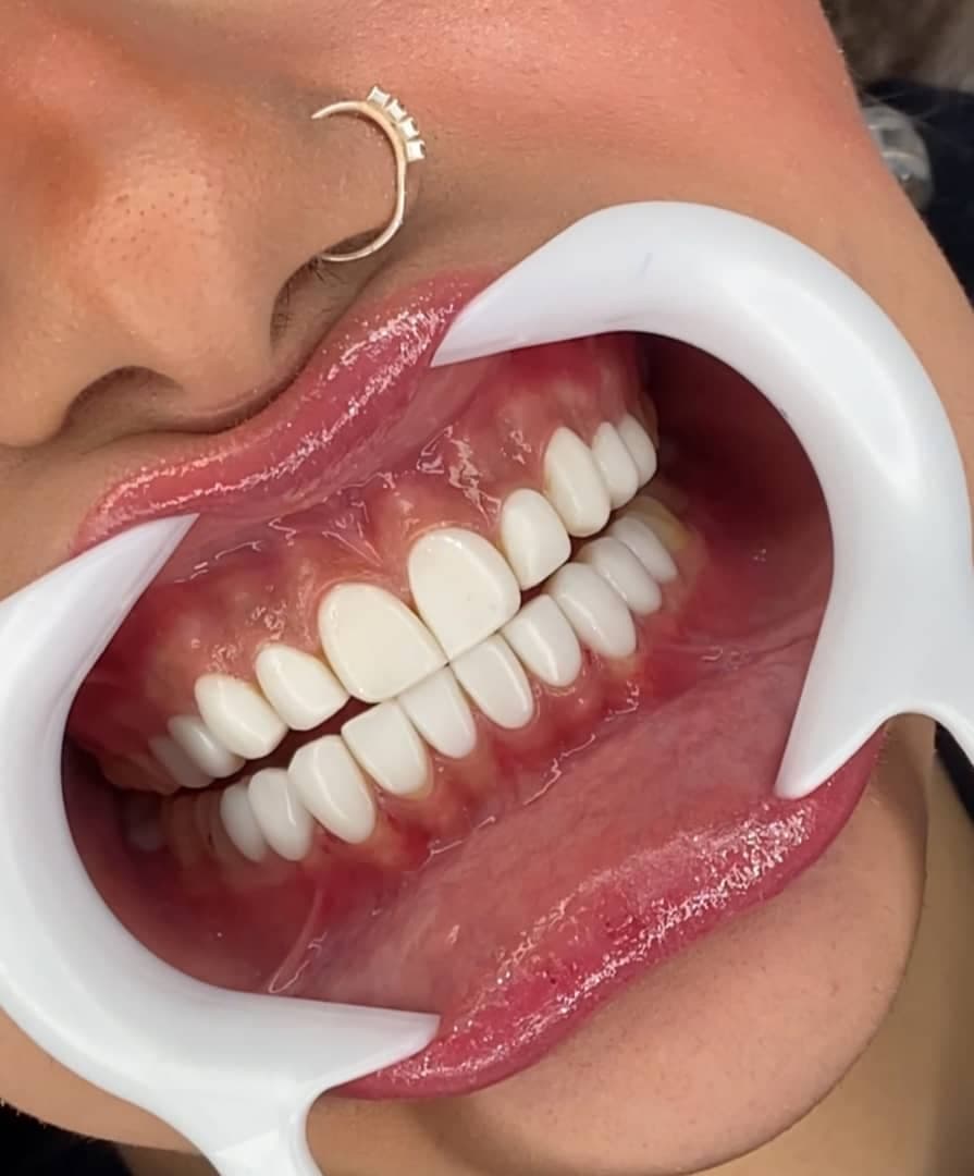 کلینیک شبانه روزی دندانپزشکی دکتر صفری در خرم آباد