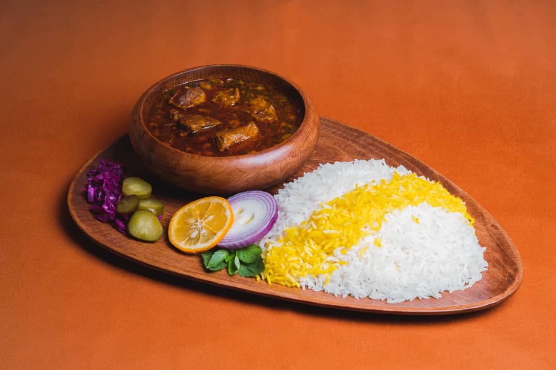 رستوران زیبا سرا در بستان آباد