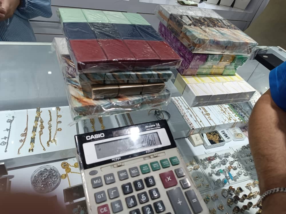 تولید و فروش جعبه کادویی و هاردباکس لطفی در سنندج